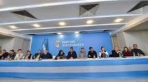 Crónica de una unidad demorada y mucha cháchara