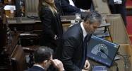 El gobierno salvo el DNU y dio palos